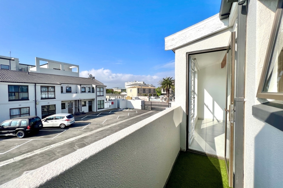 To Let 2 Bedroom Property for Rent in Bloubergrant Western Cape